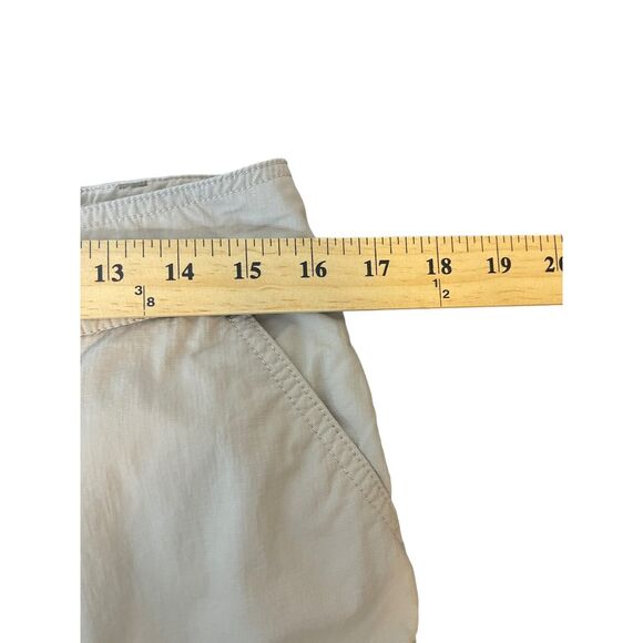 Columbia Women's Khaki Cargo Capris with Button Adjustable Waist Size 8 - Picture 14 of 15